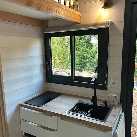 La Tiny De Bullac Holiday home